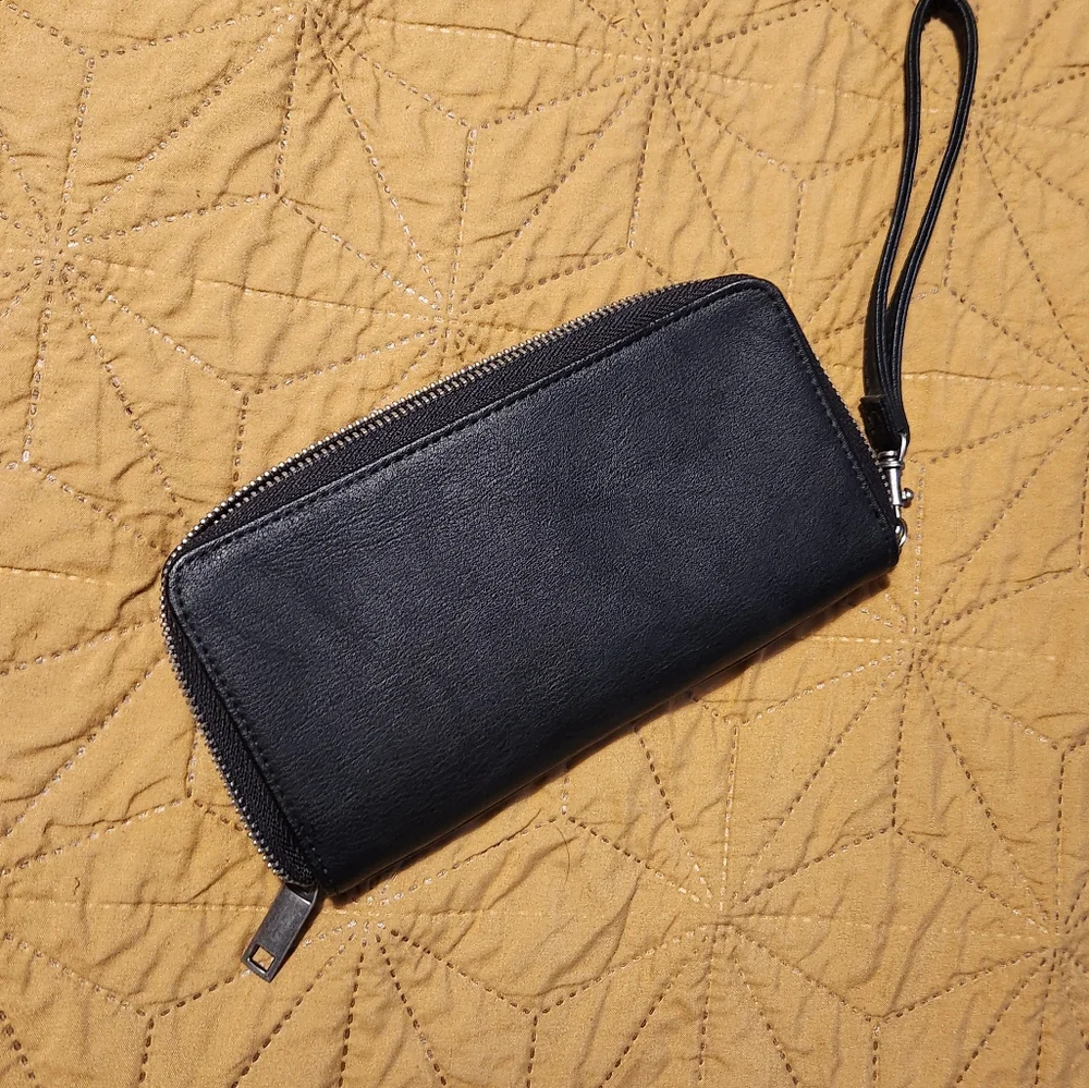 Cinched leather wristlet NWOT - Picture 3 of 4
